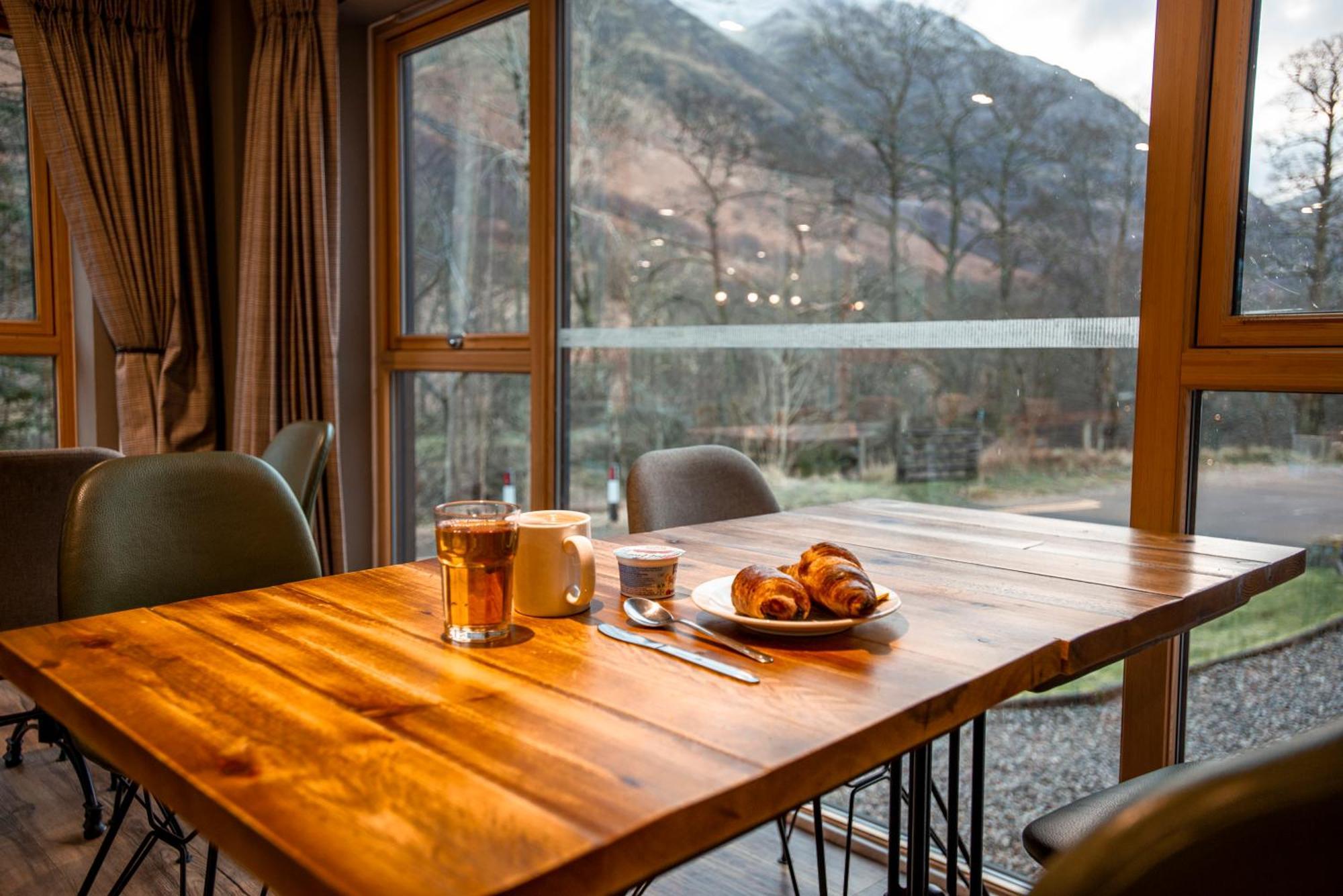 Glen Nevis Youth Hostel Форт-Уильям Экстерьер фото The restaurant at the hotel