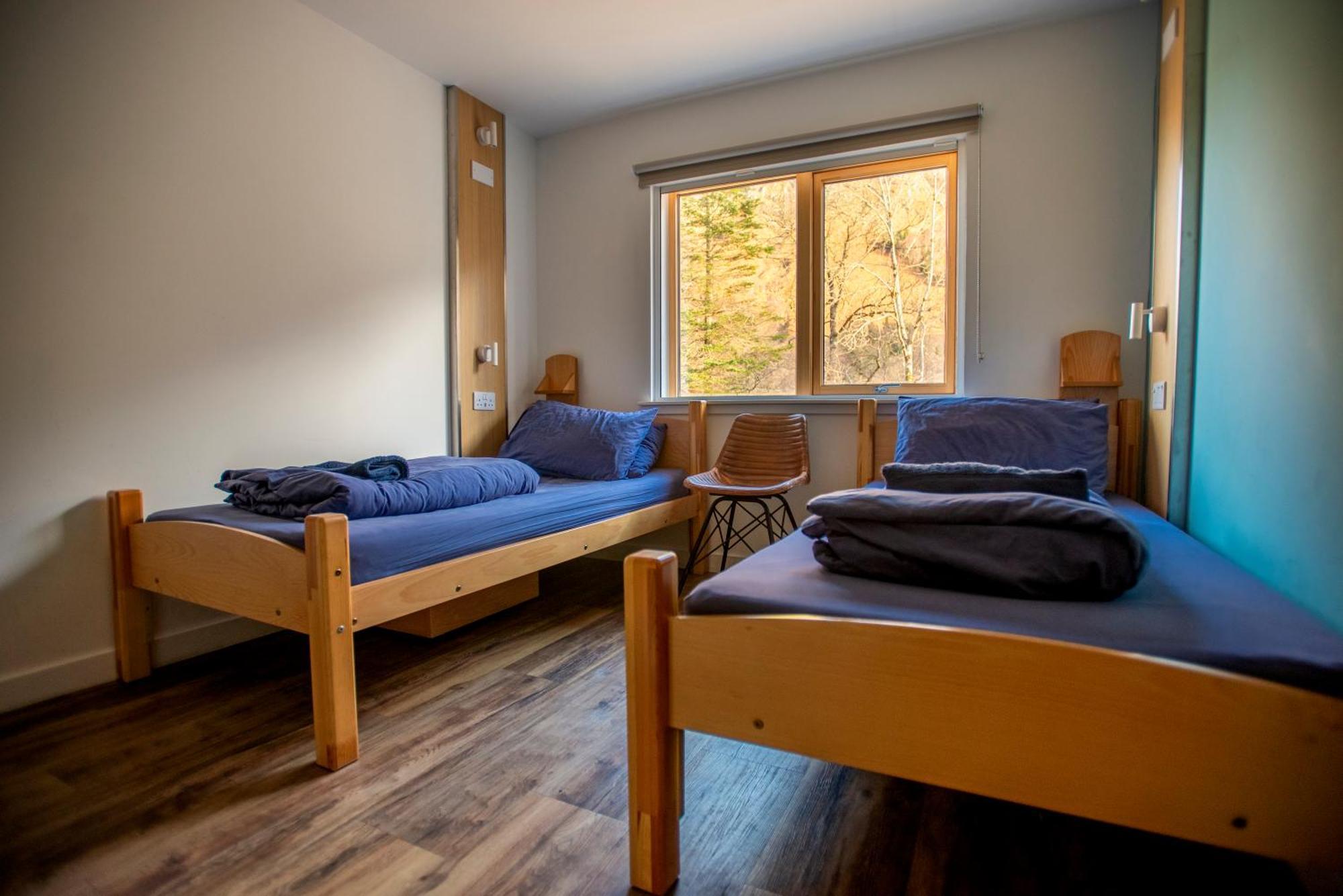 Glen Nevis Youth Hostel Форт-Уильям Экстерьер фото A typical bedroom at the hostel