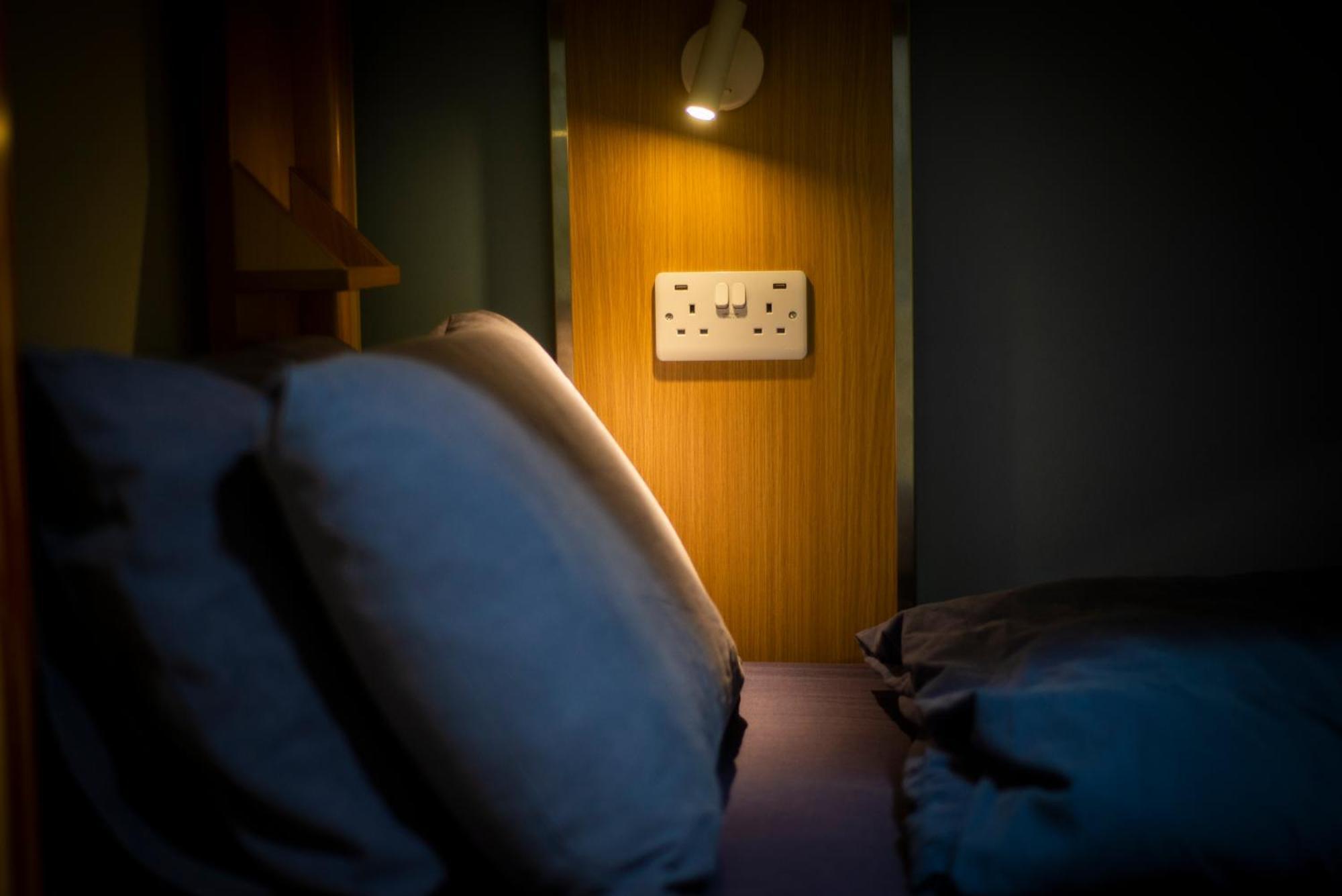 Glen Nevis Youth Hostel Форт-Уильям Экстерьер фото A bedroom at the hostel